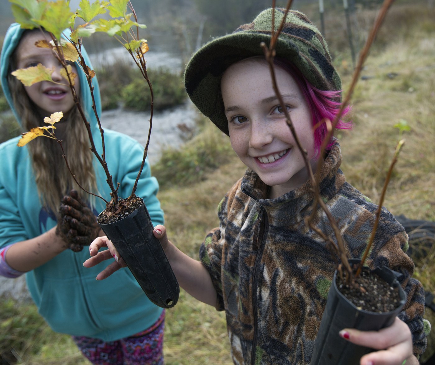 Bend students participate in a stewardship work party at Spring Creek. Photo: Jay Mather