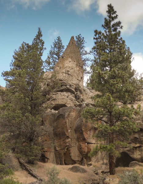 Hoodoo rises up in Whychus Canyon. Photo: M.A. Wilson