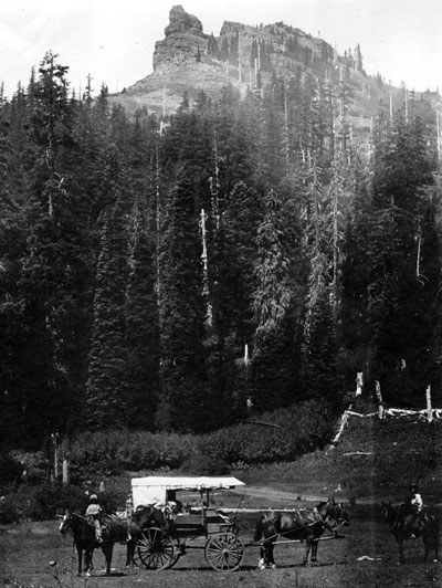 Team and Wagon on the Santiam Wagon Road. Photo: Bowman Museum.